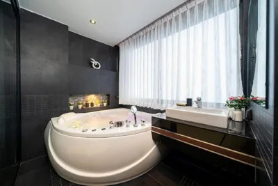Absolute Bangla Suites - Jacuzzi Studio Condo – Foto 9